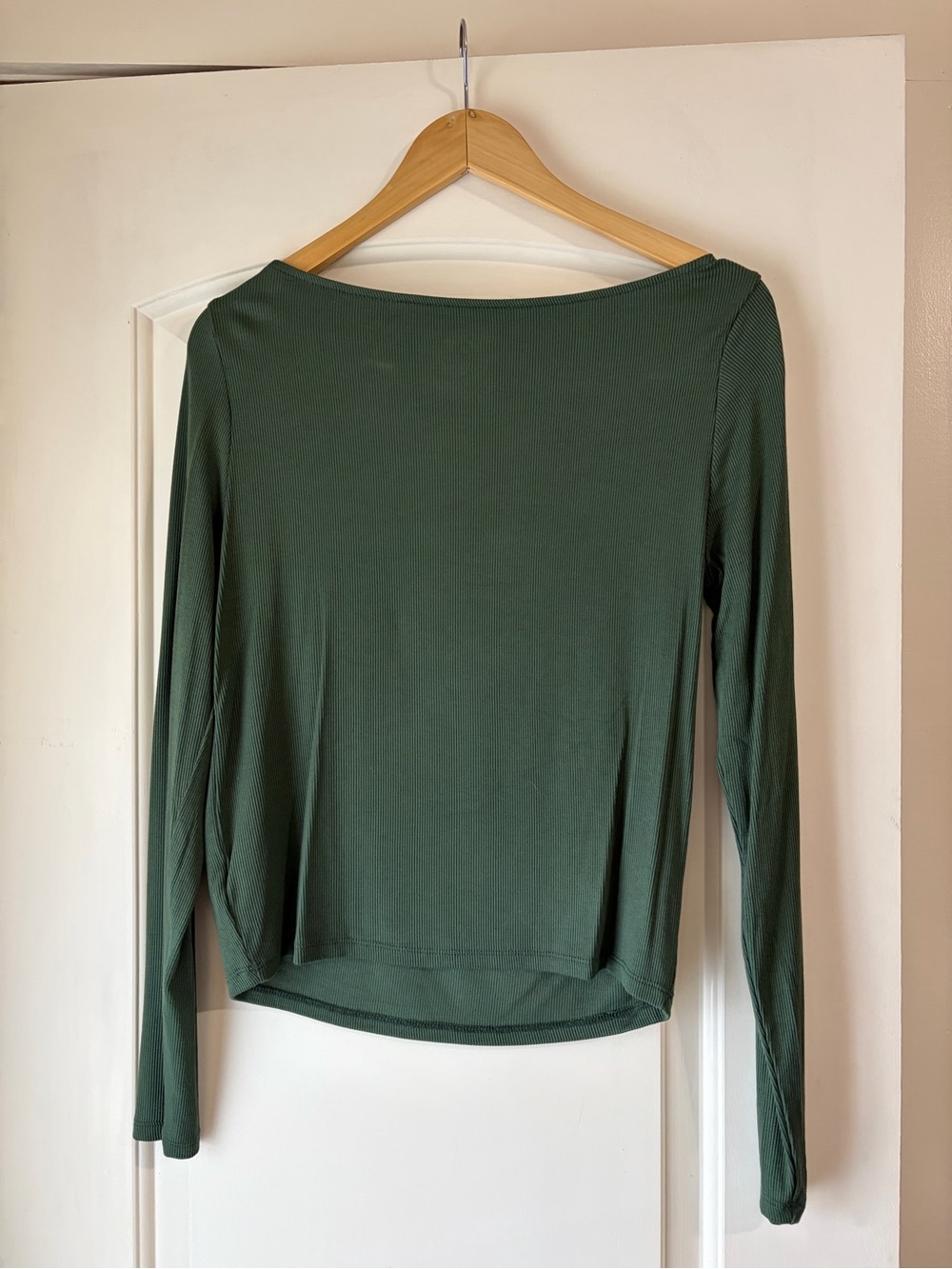 NWOT wild fable Ribbed Long Sleeve Scoop Neck Top - Olive - Picture 3 of 6
